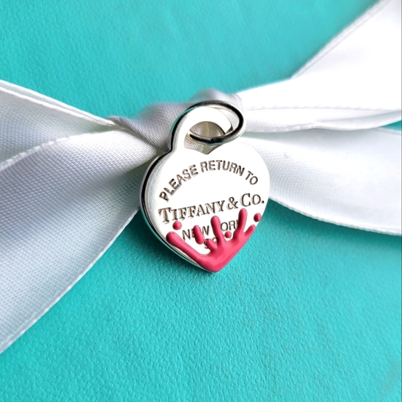 Retired splash heart tag pendant charm